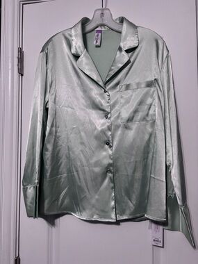 NWT Lilac & London Satin Pajama Top Sage Green Chic Loungewear